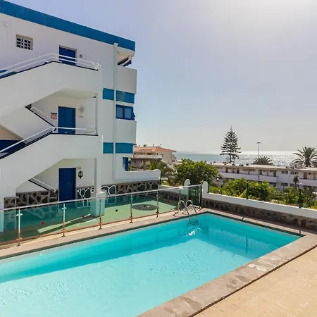 Suite 25 *
