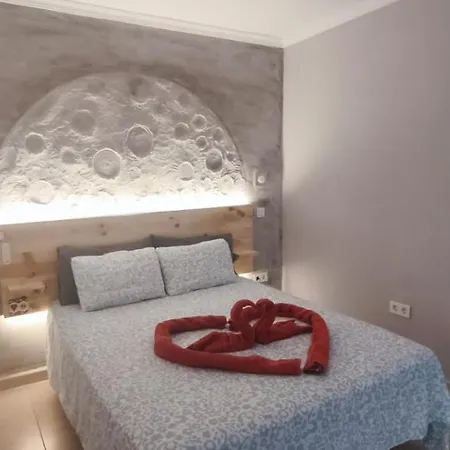 Suite 25 *
